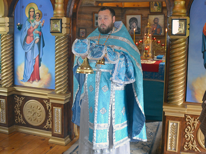 Протоиерей Антоний Шварёв совершил Божественную литургию в ИК-7