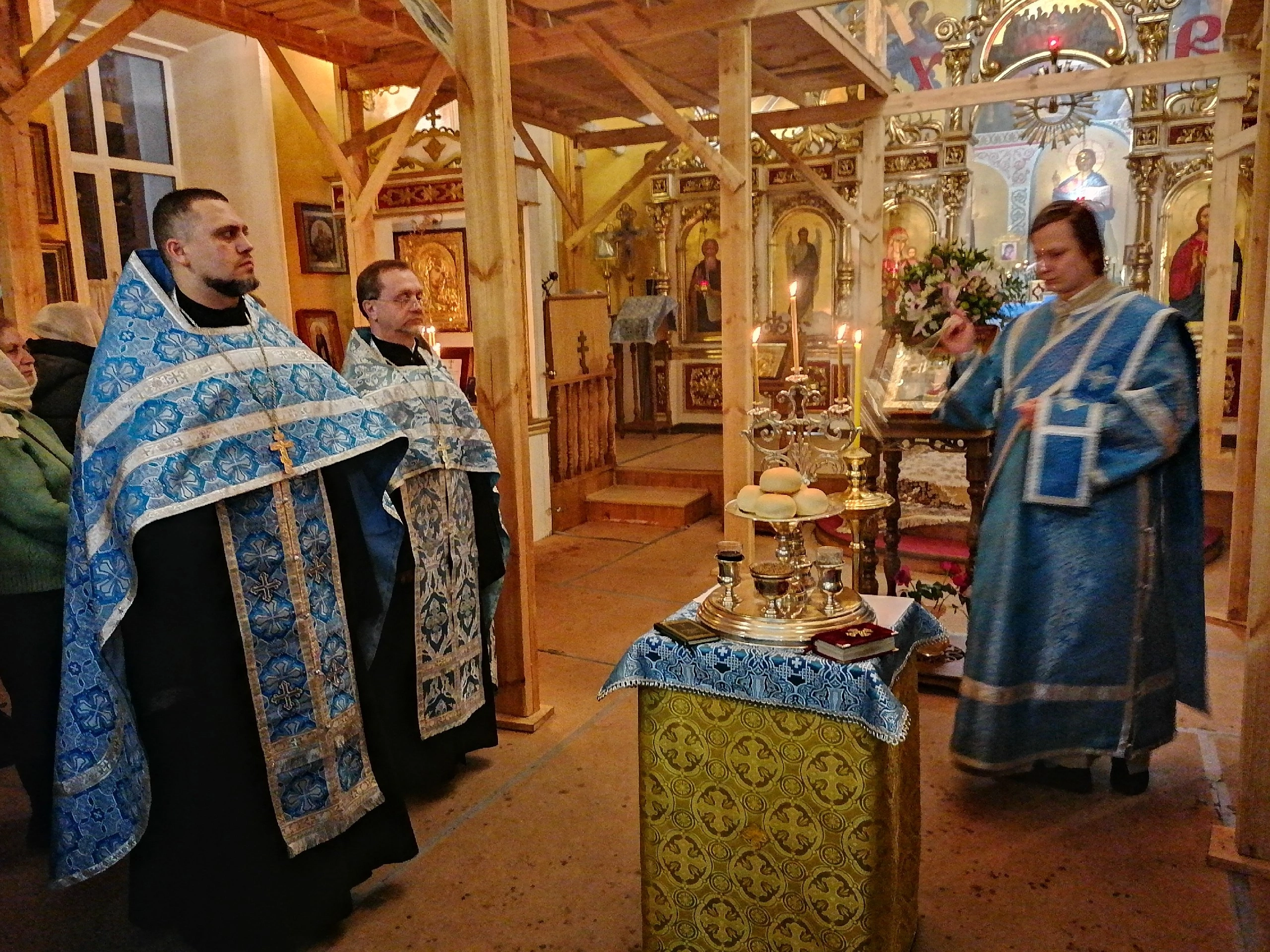 Всенощное бдение в канун праздника Сретение Господне