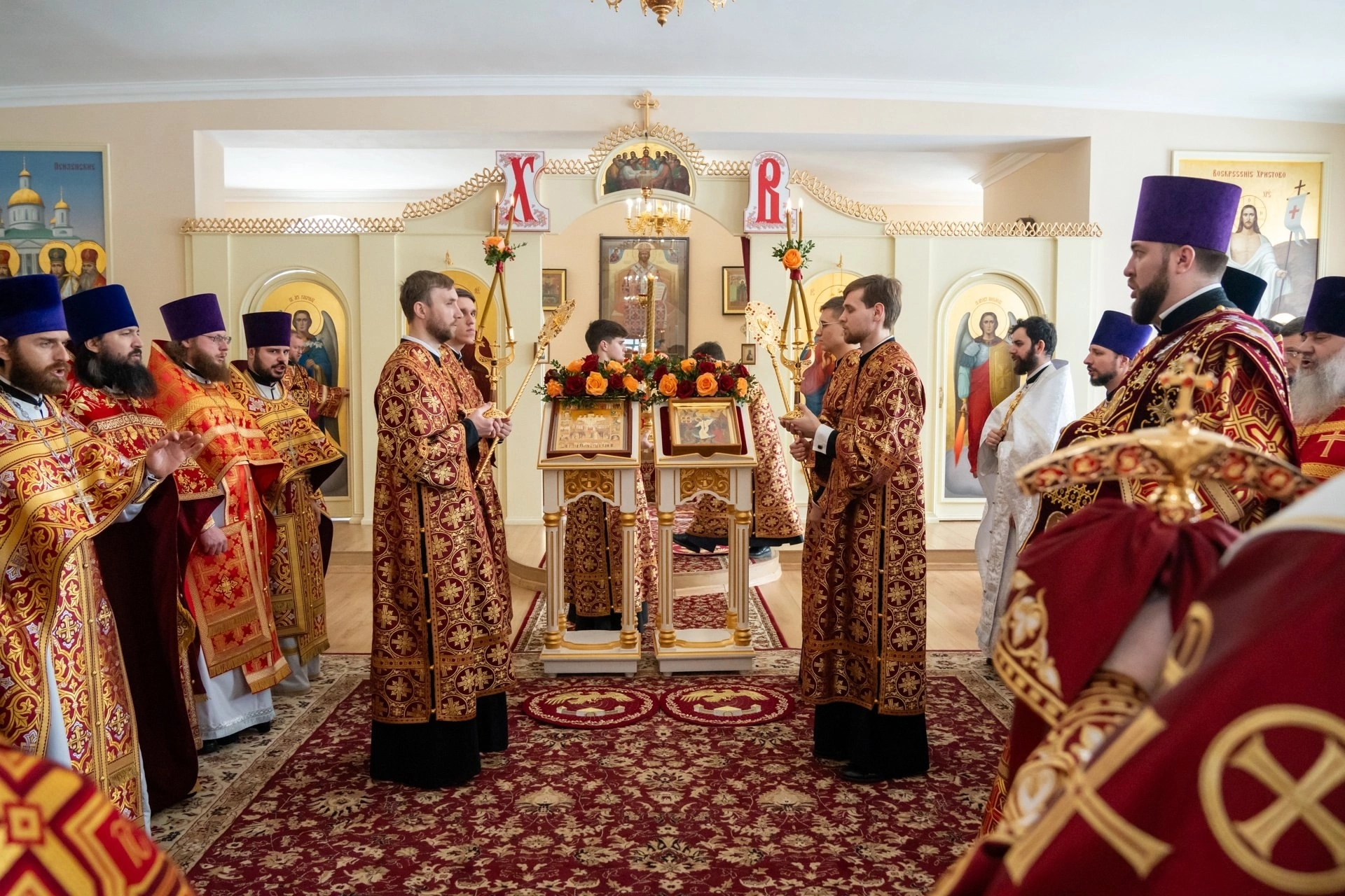 Протоиерей Александр Филиппов сослужил митрополиту Серафиму за литургией в Воскресенском храме при Пензенском епархиальном управлении