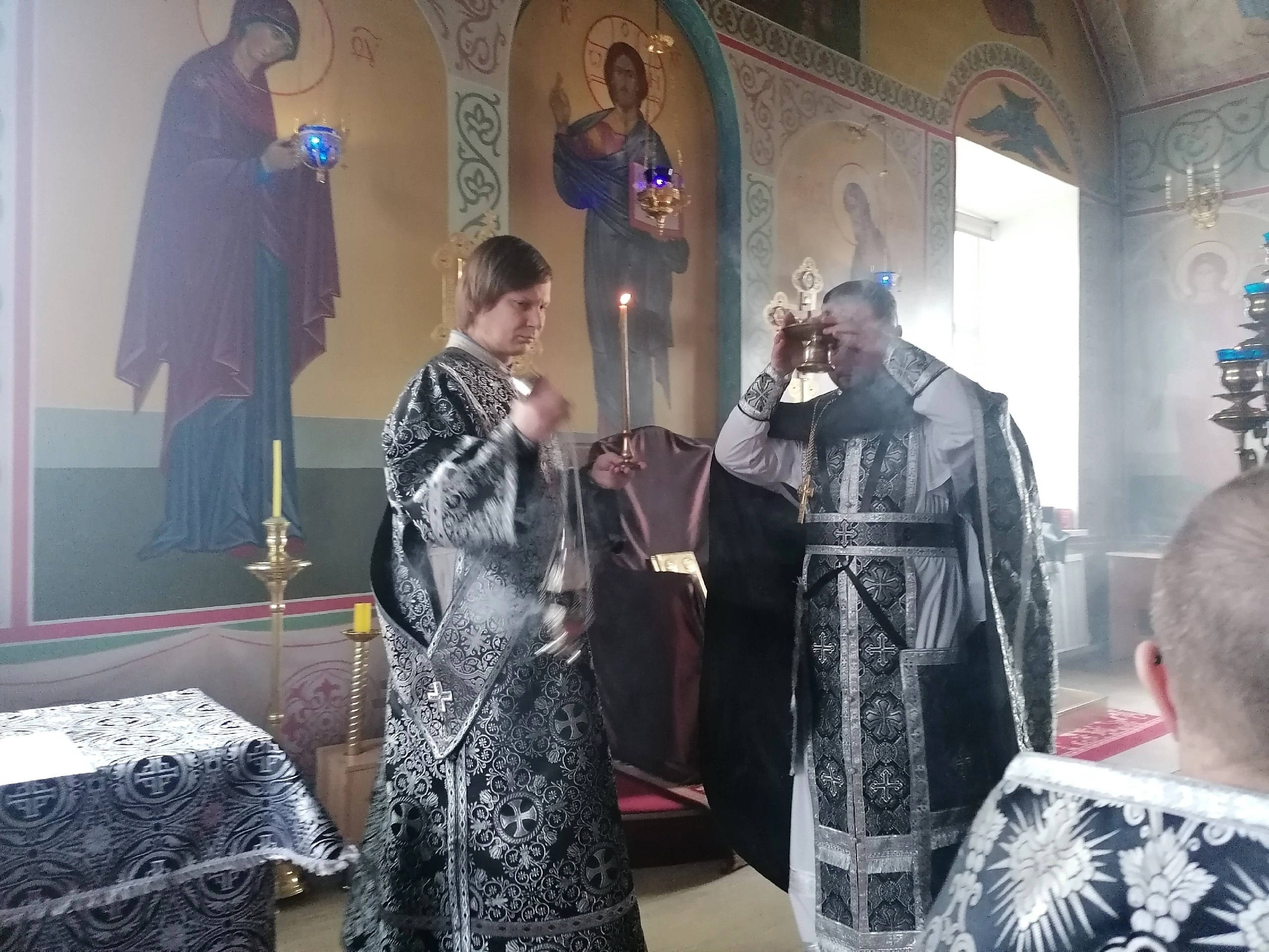 Протоиерей Александр Филиппов совершил Божественную Литургию Преждеосвященных Даров