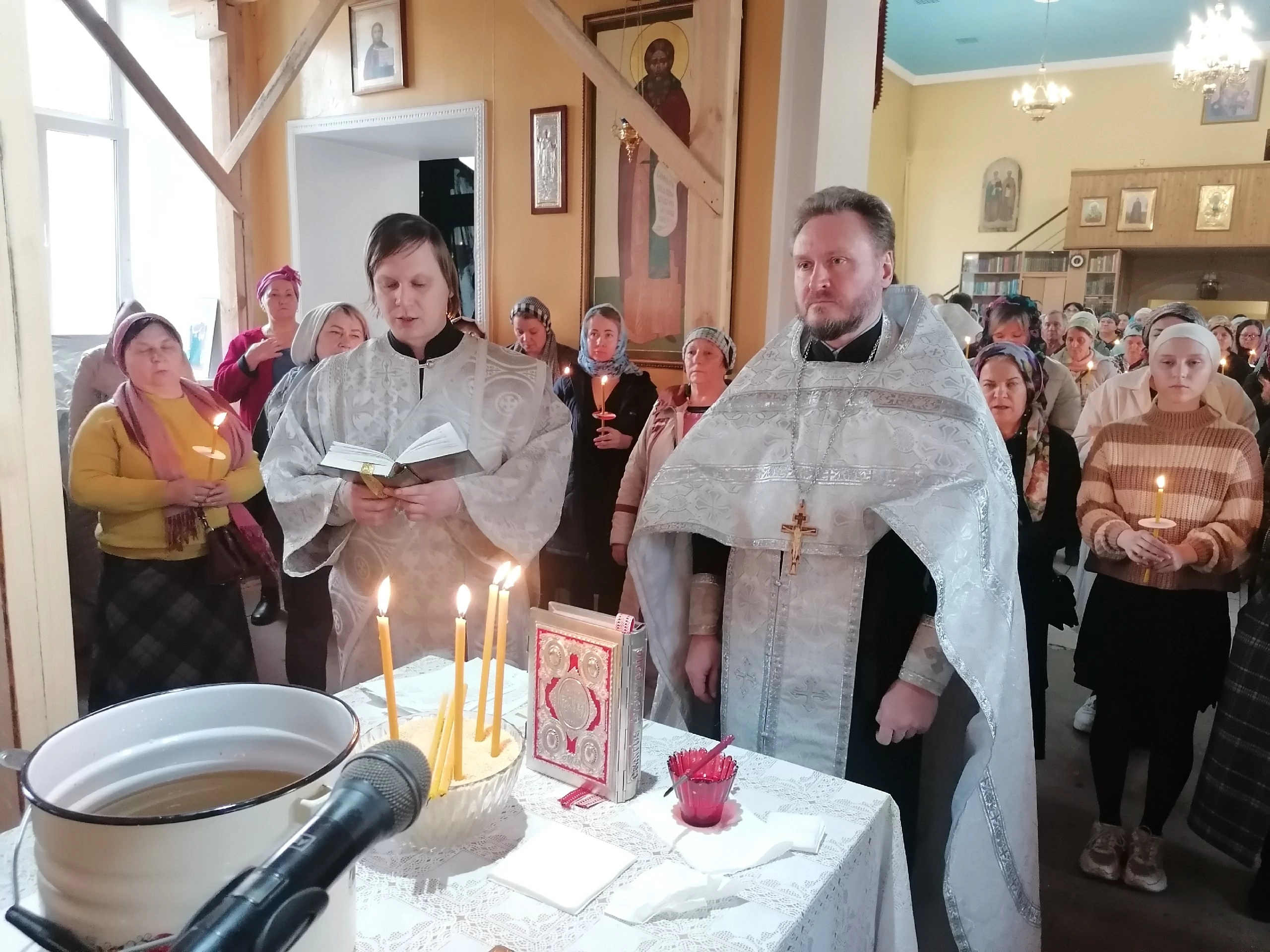 Протоиерей Александр Филиппов совершил Таинство Соборования 