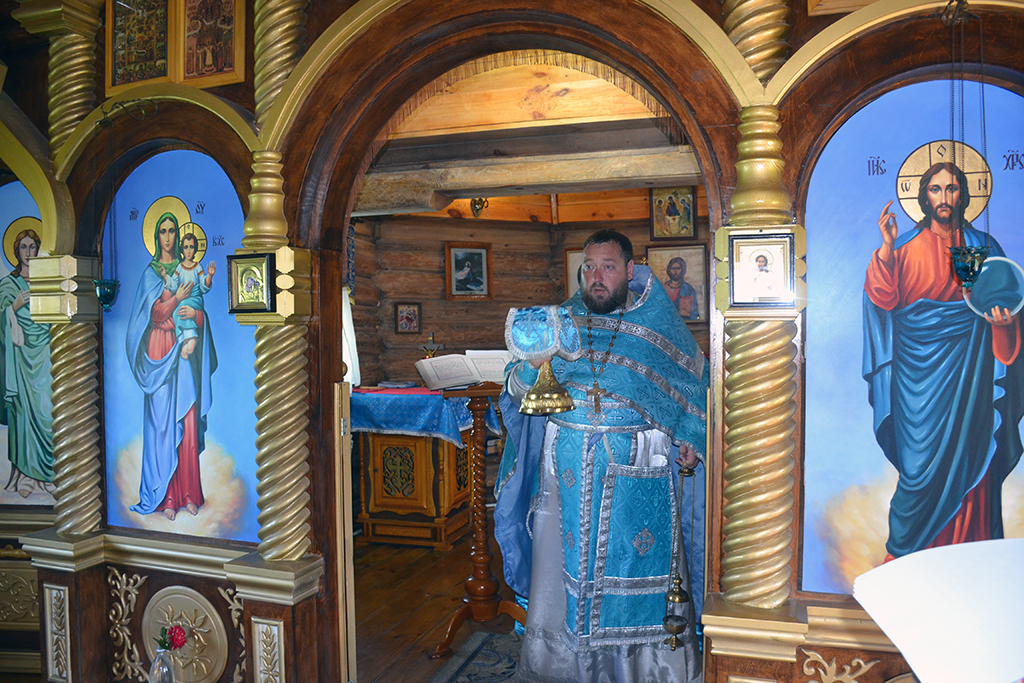 Протоиерей Антоний Шварёв совершил литургию в ИК-7