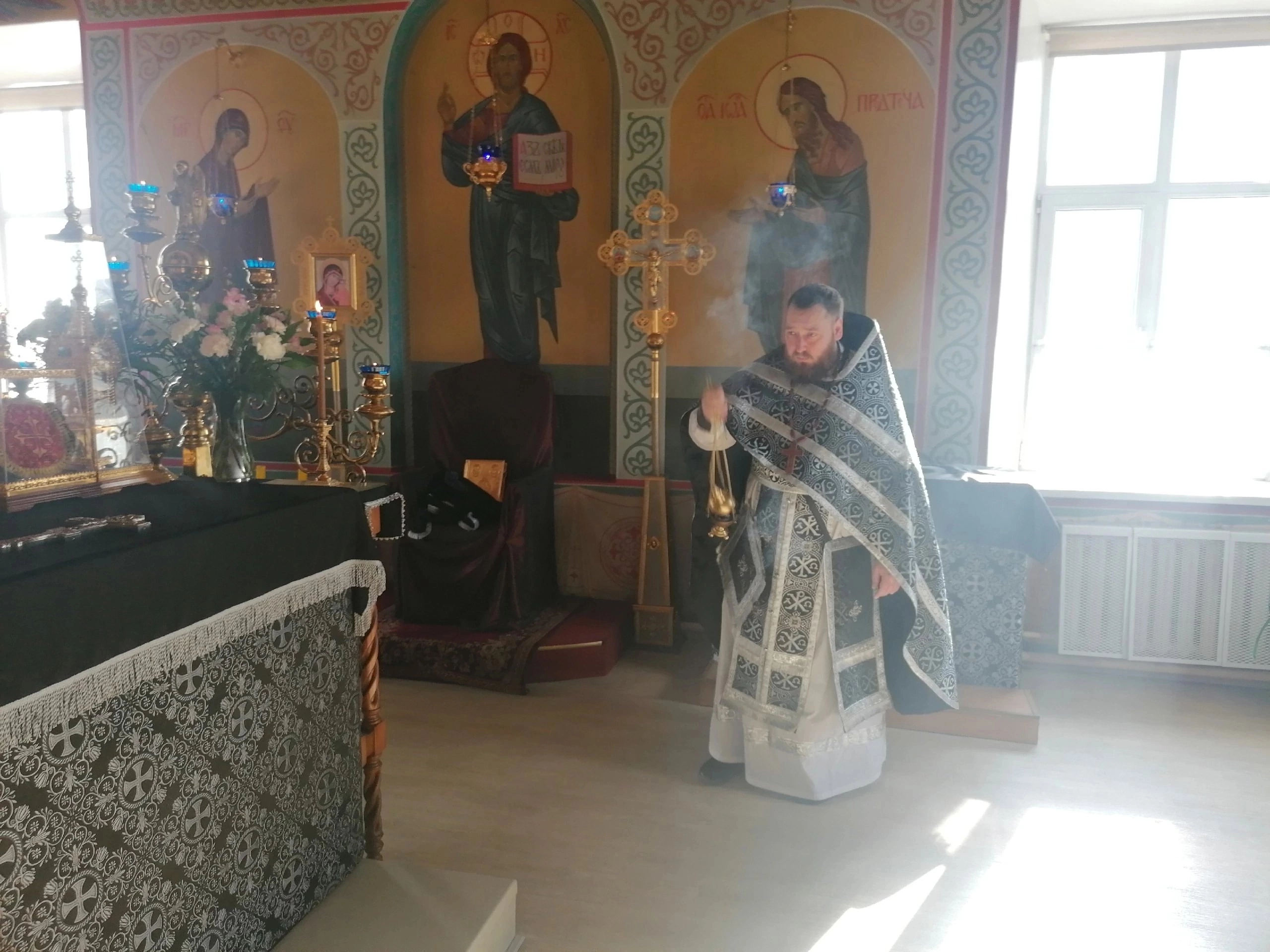 Протоиерей Антоний Шварёв совершил Божественную Литургию Преждеосвященных Даров