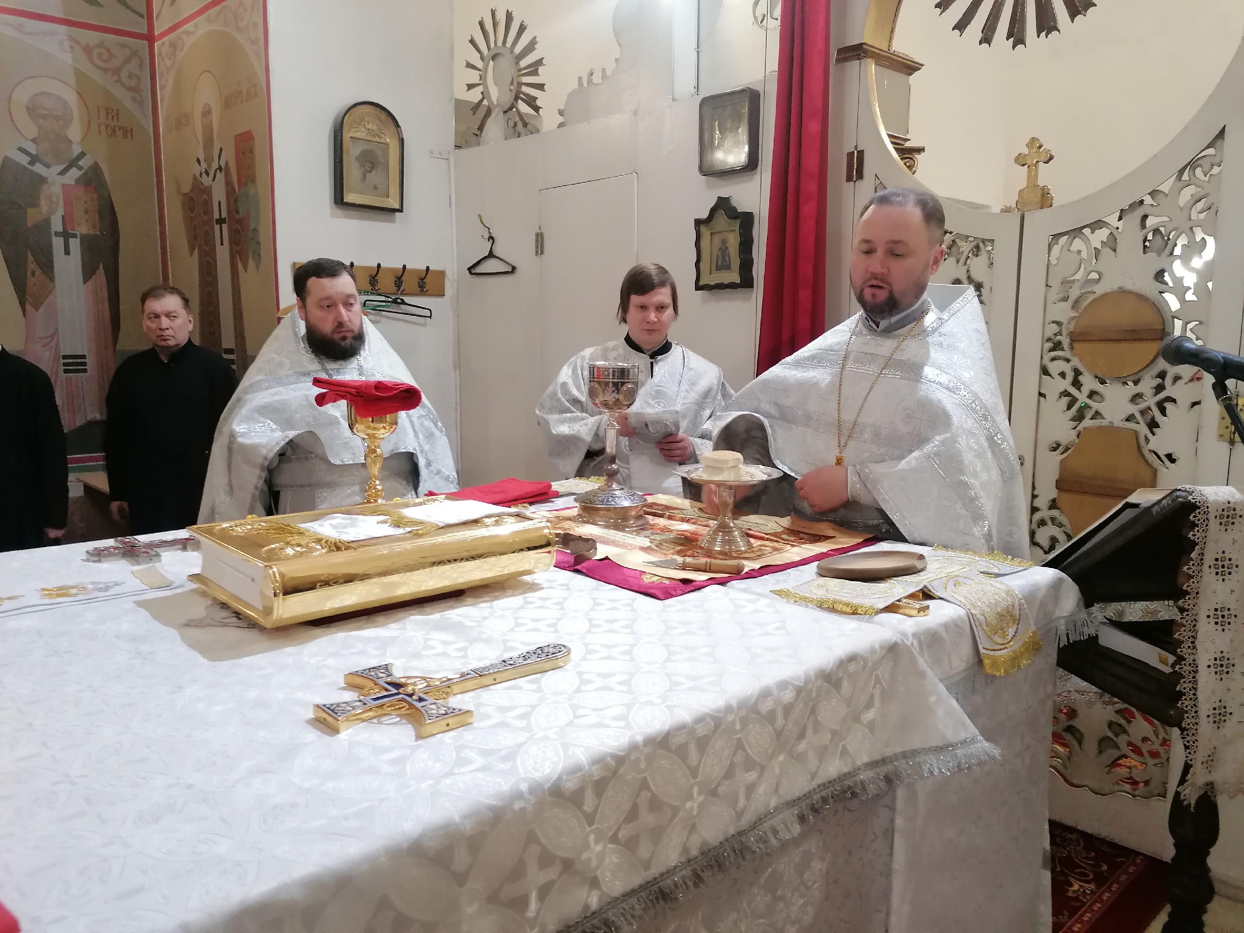 Богослужения в Неделю 30-ю по Пятидесятнице,  святых отец