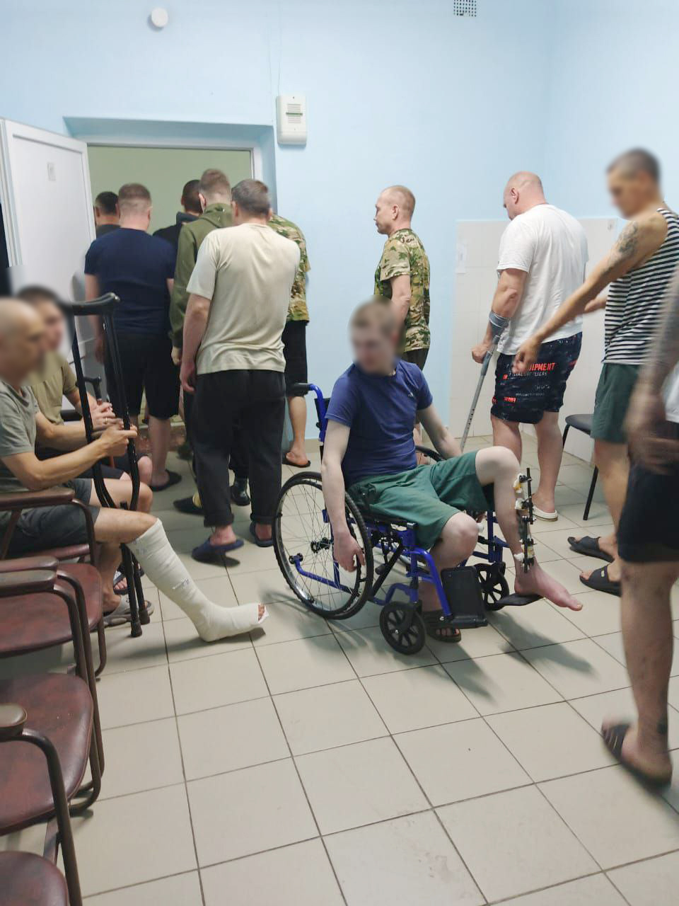 Священники посетили раненых участников СВО в военном госпитале Пензы