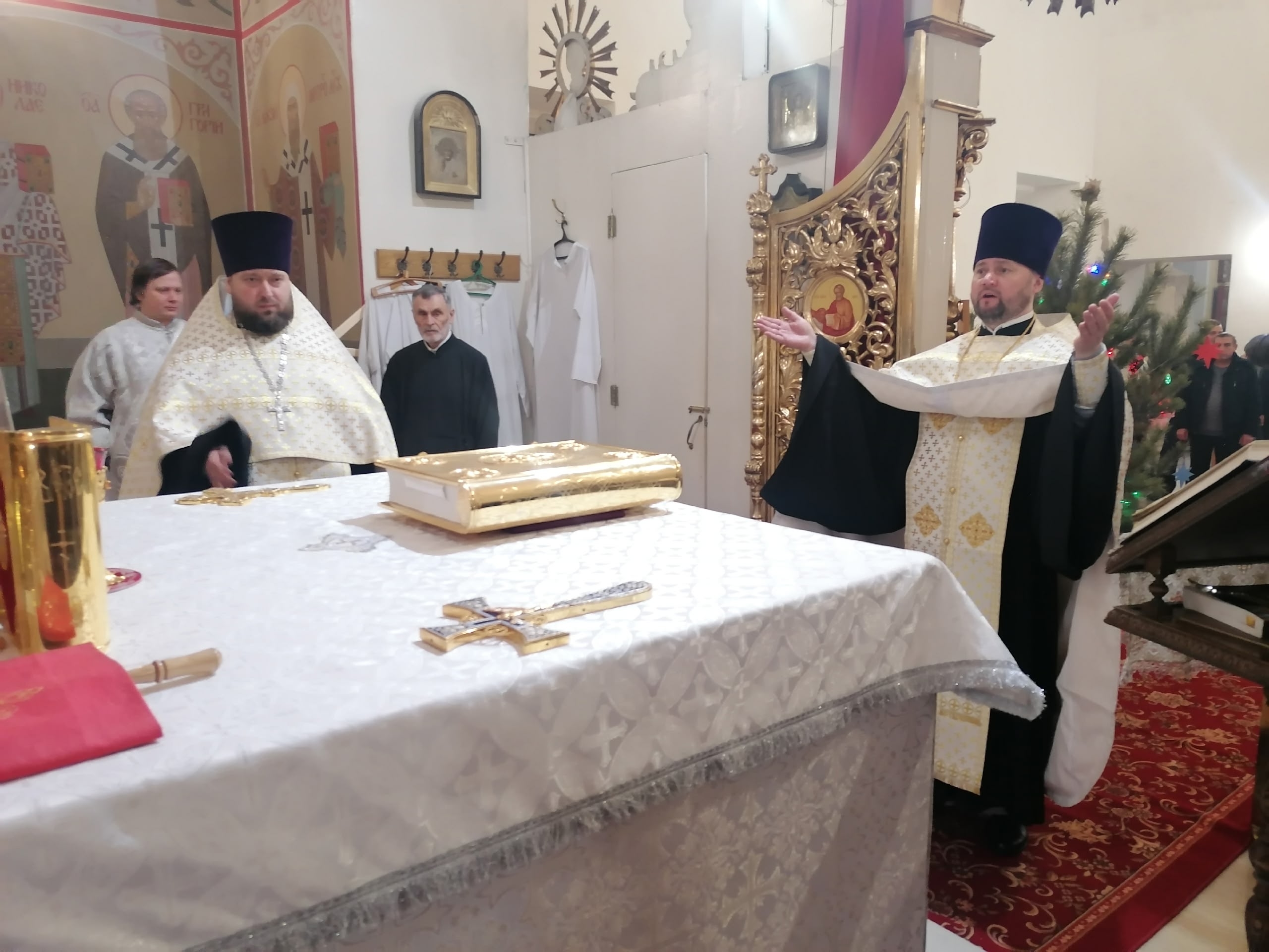 Всенощное бдение в канун праздника Рождества Христова