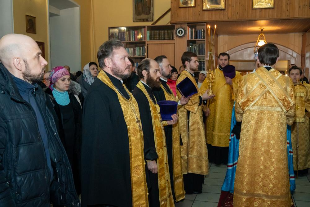 В канун престольного праздника митрополит Серафим совершил всенощное бдение в нашем храме