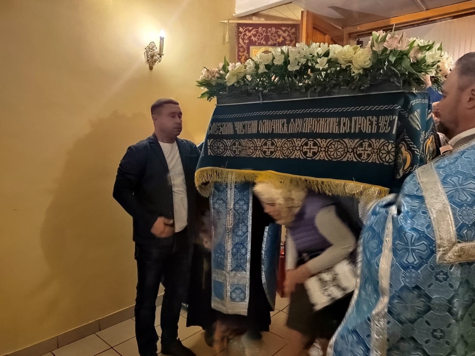 Всенощное бдение с чином Погребения Плащаницы Пресвятой Богородицы