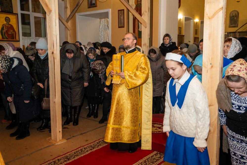 В канун престольного праздника митрополит Серафим совершил всенощное бдение в нашем храме