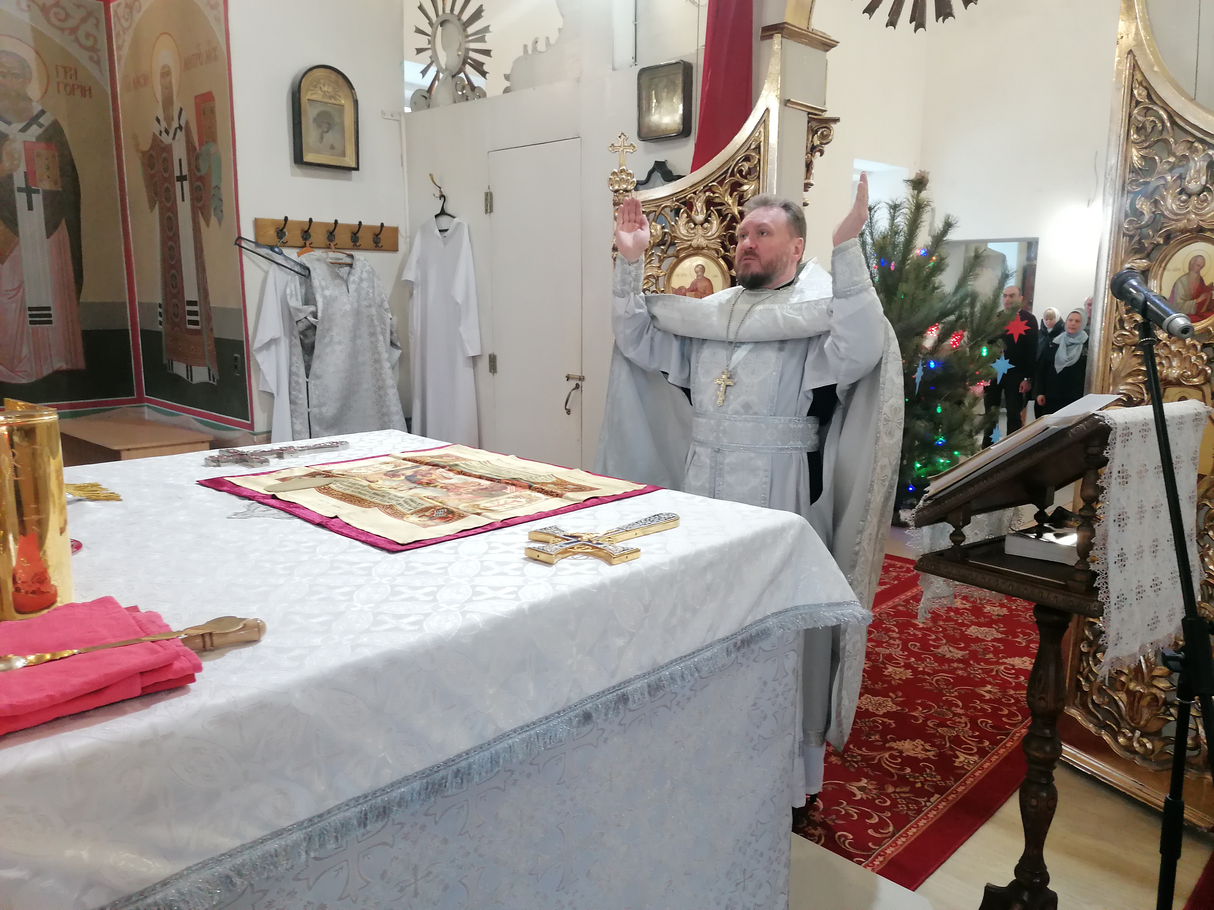 Всенощное бдение в канун праздника Рождества Христова