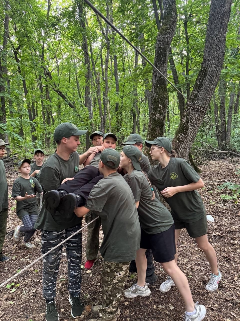 Воспитанники воскресной школы "Азбука веры" участвовали в походе "Лесной Город"