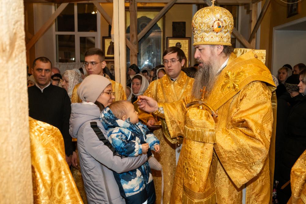 В канун престольного праздника митрополит Серафим совершил всенощное бдение в нашем храме