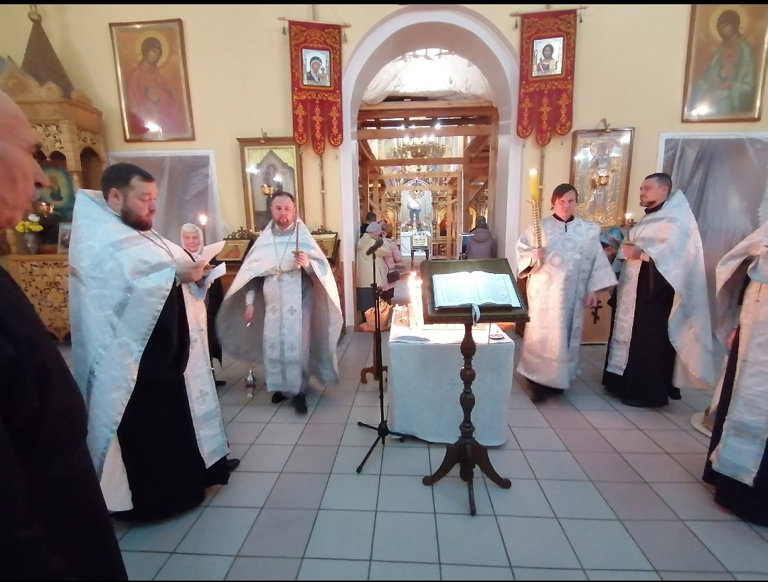 Вечернее богослужение в канун Димитриевской родительской субботы