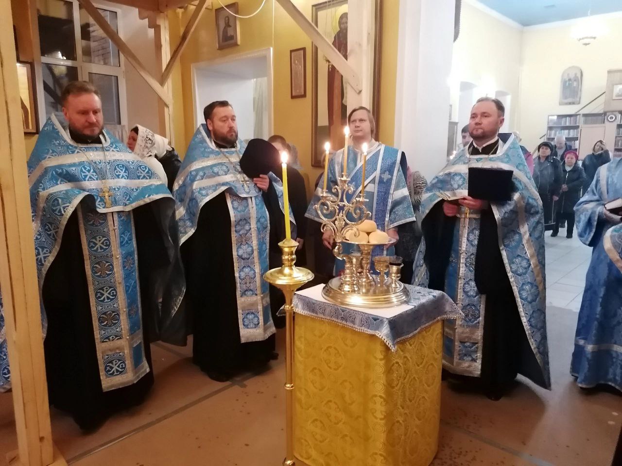 Всенощное бдение в канун празднования Казанской иконе Божией Матери