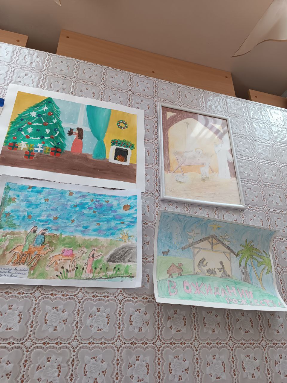 В воскресной школе "Азбука веры" состоялся конкурс рисунков "В ожидании Рождества"