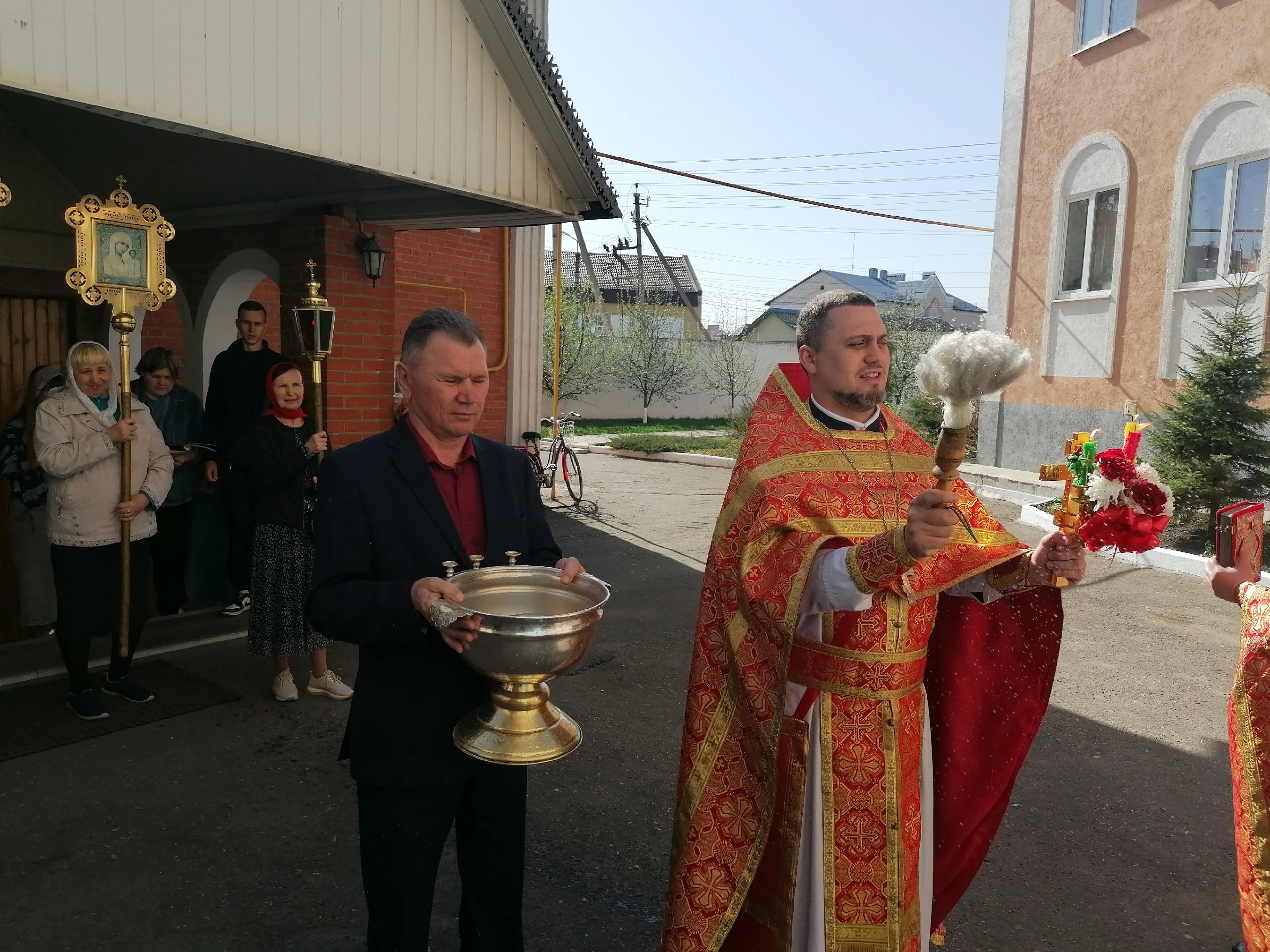Во вторник Светлой седмицы протоиерей Александр Филиппов совершил Божественную литургию