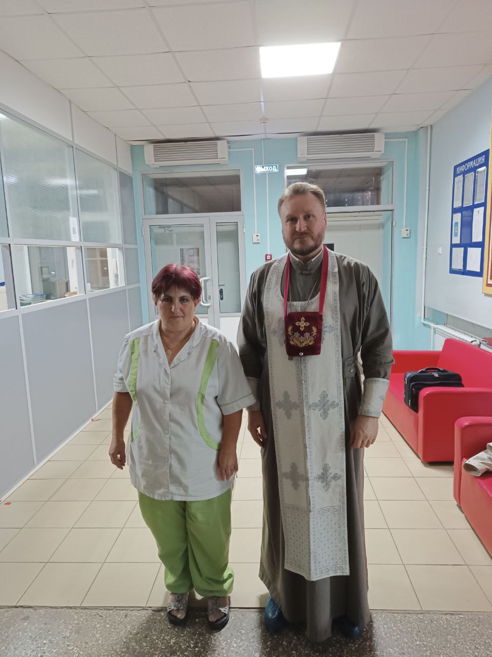 Священник Сергий Карасев посетил раненых участников СВО в военном госпитале Пензы