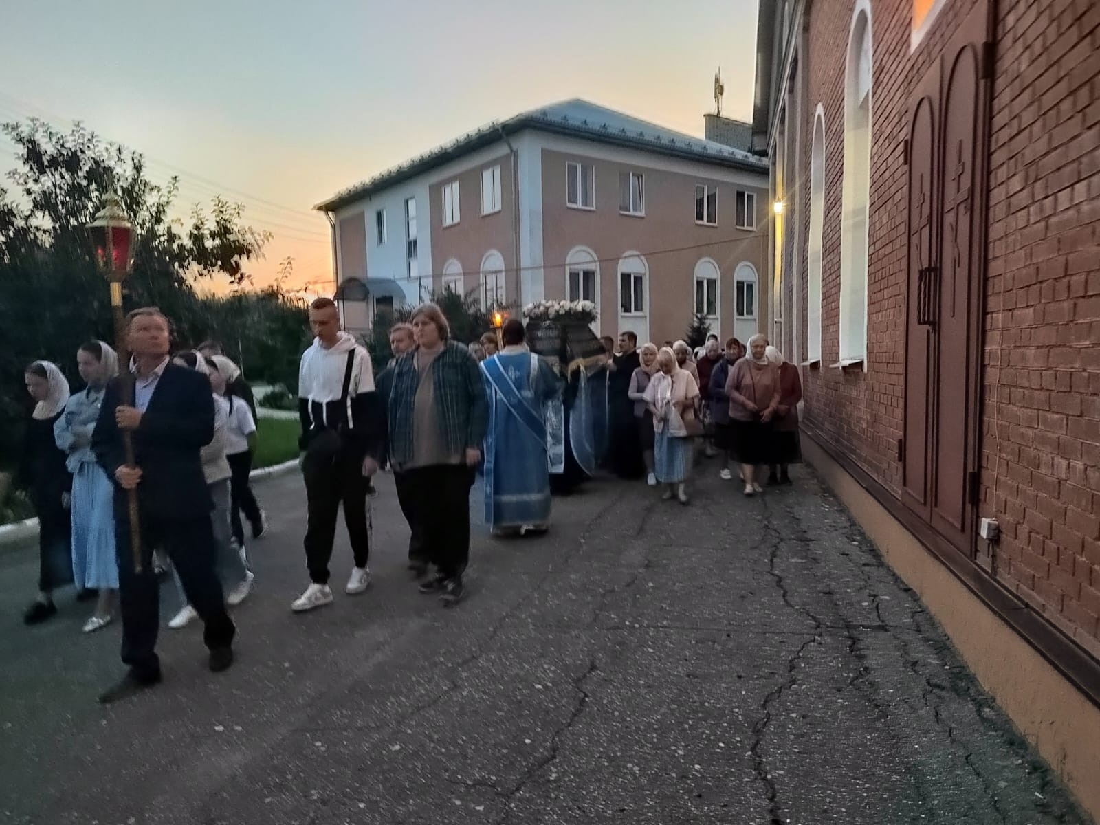 Всенощное бдение с чином Погребения Плащаницы Пресвятой Богородицы