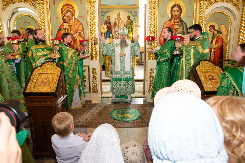 В день памяти Иоанна Оленевского протоиерей Александр Филиппов сослужил митрополиту Серафиму за  литургией в селе Соловцовка