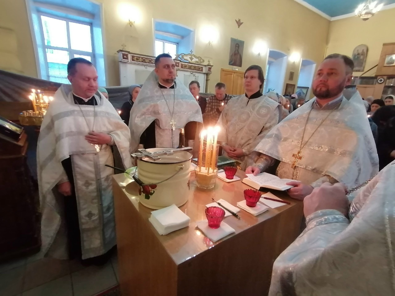 Протоиерей Александр Филиппов совершил Таинство Соборования