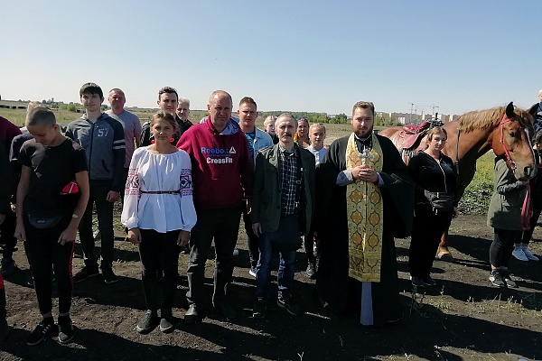 Протоиерей Антоний Шварёв совершил молебен на открытии чемпионата по джигитовке