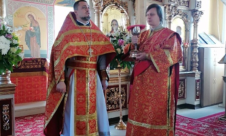 В четверг Светлой седмицы иерей Владимир Журавлев совершил Божественную литургию