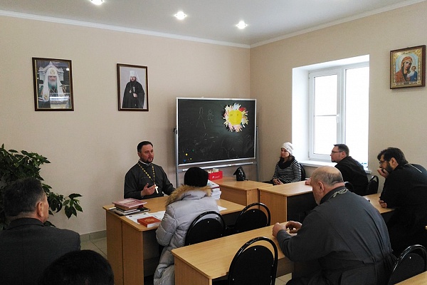 Заседание собрания духовенства Никольского храма