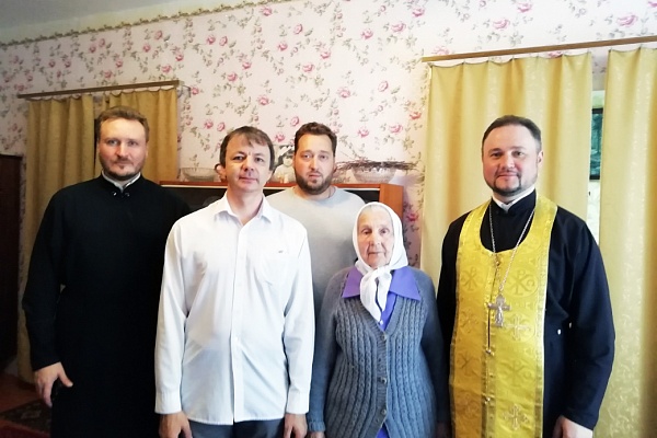 Посещение старейшей алтарницы Никольского храма