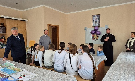 В воскресной школе "Азбука веры" состоялся конкурс рисунков "В ожидании Рождества"