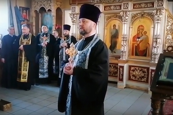 В Прощеное воскресенье протоиерей Александр Филиппов совершил вечерню с чином прощения