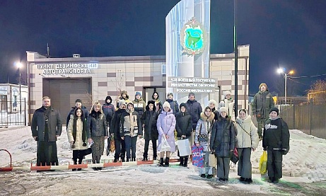 Воспитанники воскресной школы Никольского храма в Терновке  выступили с концертом для раненых военнослужащих