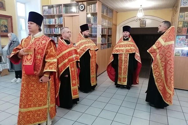 Всенощное бдение в канун празднования Воздвижения Животворящего Креста Господня