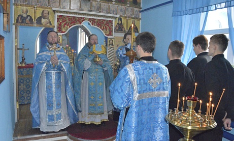 Протоиерей Александр Филиппов  совершил литургия в храме при исправительной колонии №5