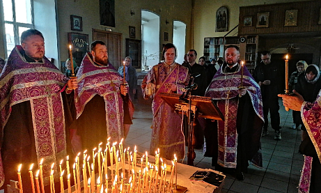 Вечернее богослужение в канун родительской субботы