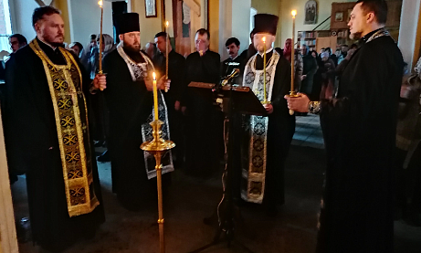 Протоиерей Александр Филиппов совершил повечерие с чтением первой части Великого покаянного канона преподобного Андрея Критского
