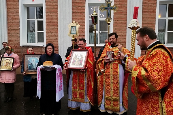 В четверг Светлой седмицы в нашем храме совершалась Божественная литургия