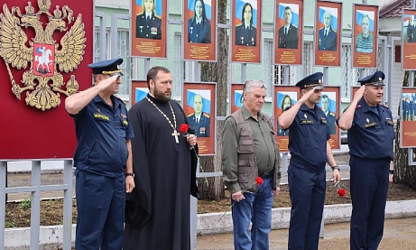 Протоиерей Антоний Шварев совершил панихиду в день памяти Героя России Александра Сергеева