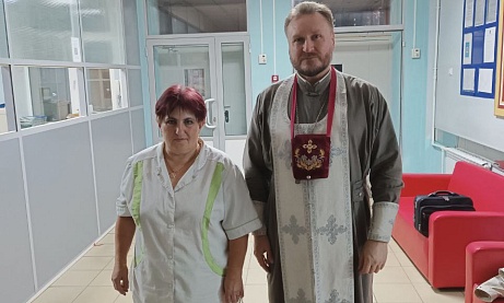 Священник Сергий Карасев посетил раненых участников СВО в военном госпитале Пензы