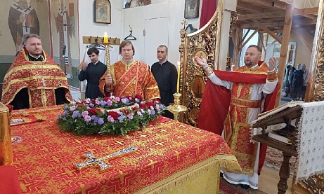 Вечернее богослужение в канун праздника Происхождение Честных Древ Животворящего Креста Господня