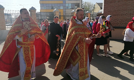 Во вторник Светлой седмицы протоиерей Александр Филиппов совершил Божественную литургию