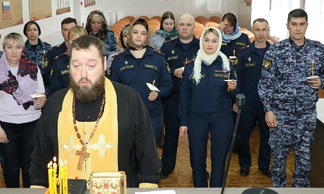 Протоиерей Антоний Шварев совершил Таинство Соборования в региональном УФСИН
