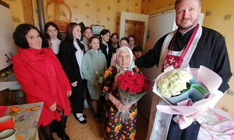 Иерей Сергий Карасёв с делегацией Никольского храма г.Пензы посетили ветерана войны