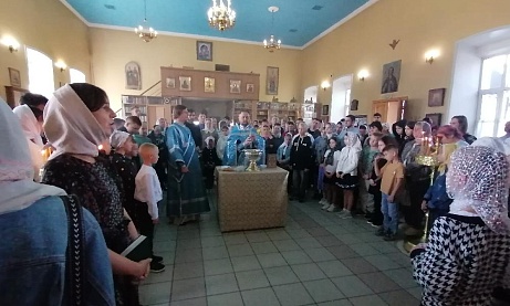Протоиерей Александр Филиппов совершил молебен об учащихся перед началом нового учебного года