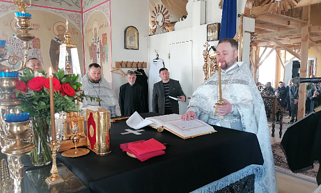 В Великую Субботу протоиерей Александр Филиппов совершил Литургию святителя Василия Великого