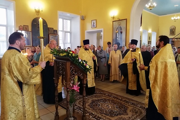 Всенощное бдение в канун дня памяти первоверховных апостолов Петра и Павла