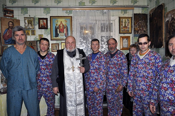 Иерей Александр Хохлов посетил Дом ночного пребывания