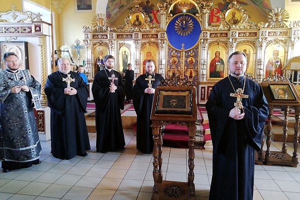 В Прощеное воскресенье протоиерей Александр Филиппов совершил вечерню с чином прощения