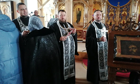 В Прощеное воскресенье протоиерей Александр Филиппов совершил вечерню с чином прощения