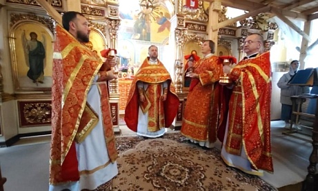 Празднование Воздвижения Животворящего Креста Господня