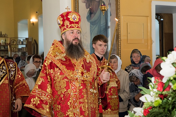 Митрополит Серафим совершил всенощное бдение в нашем храме